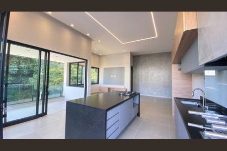 Casa à venda com 177m², 3 quartos e 4 vagas