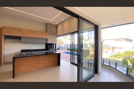 Casa à venda com 177m², 3 quartos e 4 vagas