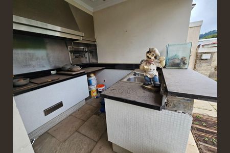 Casa à venda com 371m², 4 quartos e 4 vagas