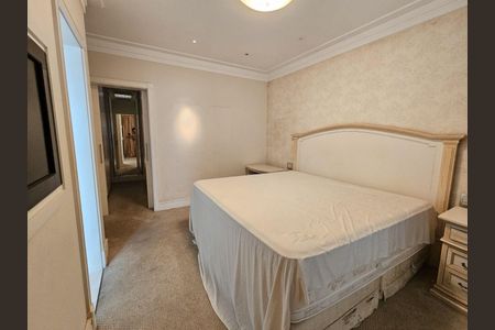Casa à venda com 371m², 4 quartos e 4 vagas