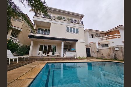 Casa à venda com 371m², 4 quartos e 4 vagas