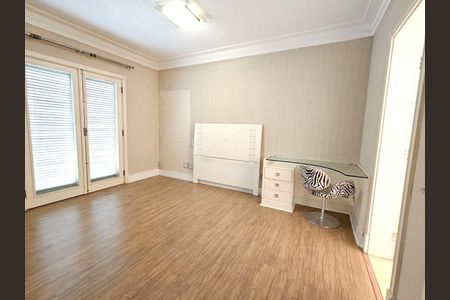 Casa à venda com 371m², 4 quartos e 4 vagas