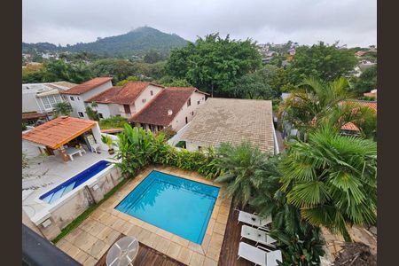 Casa à venda com 371m², 4 quartos e 4 vagas