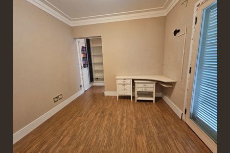 Casa à venda com 371m², 4 quartos e 4 vagas