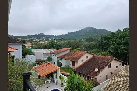 Casa à venda com 371m², 4 quartos e 4 vagas