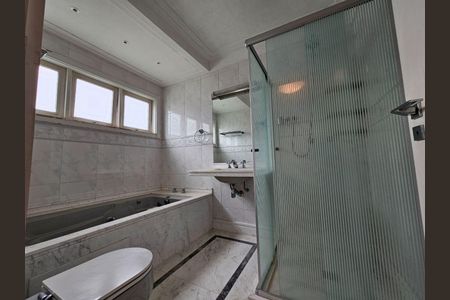 Casa à venda com 371m², 4 quartos e 4 vagas