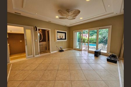 Casa à venda com 371m², 4 quartos e 4 vagas
