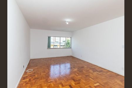 Casa para alugar com 600m², 3 quartos e 5 vagas