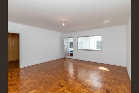 Casa para alugar com 600m², 3 quartos e 5 vagas