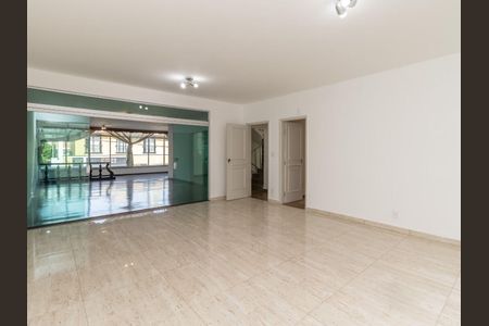 Casa para alugar com 600m², 3 quartos e 5 vagas