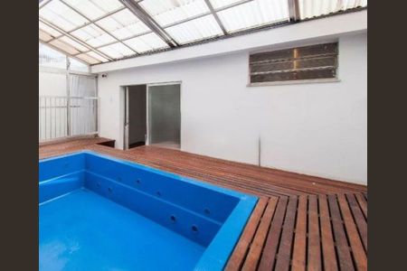 Casa para alugar com 600m², 3 quartos e 5 vagas