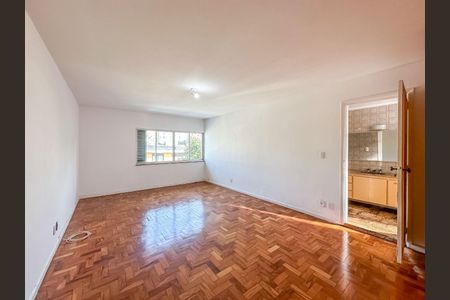 Casa para alugar com 600m², 3 quartos e 5 vagas