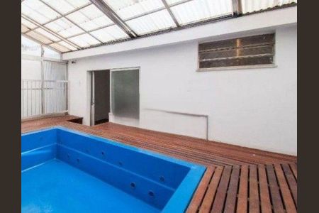 Casa para alugar com 600m², 3 quartos e 5 vagas