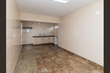 Casa para alugar com 600m², 3 quartos e 5 vagas