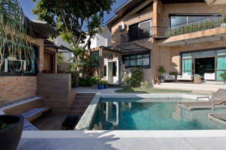 Casa à venda com 435m², 4 quartos e 6 vagas