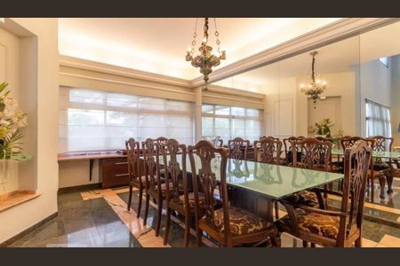 Casa à venda com 435m², 4 quartos e 6 vagas