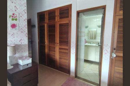 Casa à venda com 5 quartos, 281m² em Alphaville Residencial Dois, Barueri