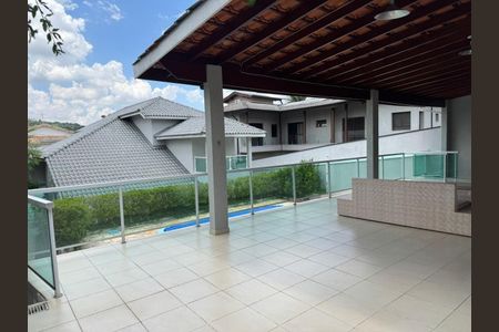Casa à venda com 420m², 3 quartos e 4 vagas
