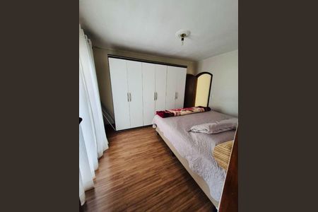 Casa à venda com 4 quartos, 183m² em Jardim Marek, Santo André