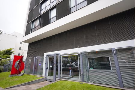 Fachada de kitnet/studio à venda com 1 quarto, 41m² em Auxiliadora, Porto Alegre