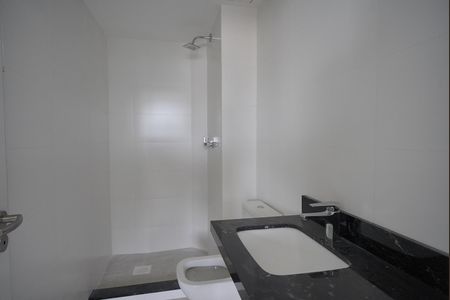 Banheiro de kitnet/studio à venda com 1 quarto, 41m² em Auxiliadora, Porto Alegre