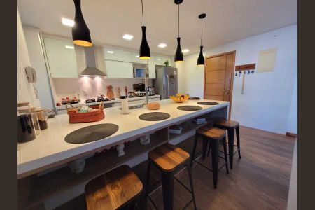 Apartamento à venda com 135m², 3 quartos e 3 vagas