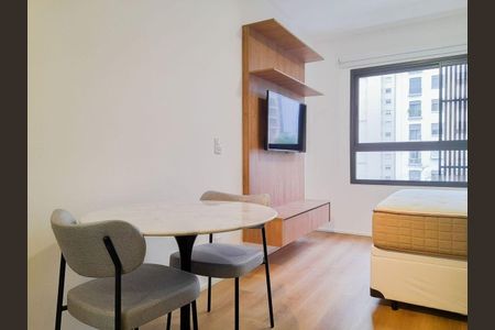 Sala/Quarto de kitnet/studio à venda com 1 quarto, 21m² em Jardim das Acacias, São Paulo