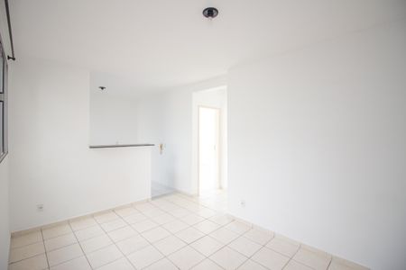Sala de apartamento para alugar com 2 quartos, 45m² em Cabral, Contagem