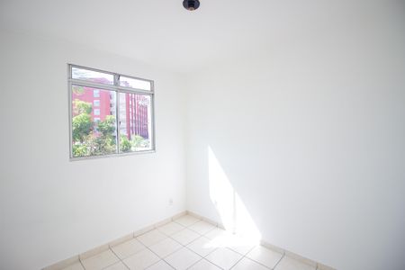 Quarto 1 de apartamento para alugar com 2 quartos, 45m² em Cabral, Contagem