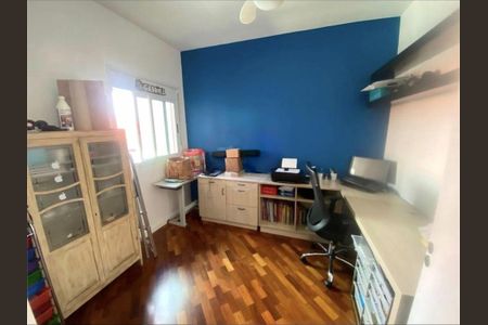 Casa à venda com 4 quartos, 194m² em Rio Pequeno, São Paulo