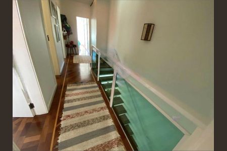 Casa à venda com 4 quartos, 194m² em Rio Pequeno, São Paulo