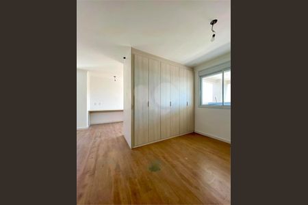 Apartamento à venda com 4 quartos, 215m² em Parque São Jorge, São Paulo