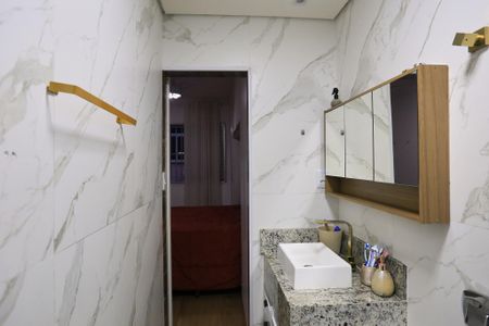 Apartamento à venda com 130m², 3 quartos e 2 vagas Apartamento à venda com 130m², 3 quartos e 2 vagasBanheiro da Suíte
