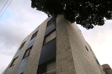 Apartamento à venda com 130m², 3 quartos e 2 vagas Apartamento à venda com 130m², 3 quartos e 2 vagasFachada