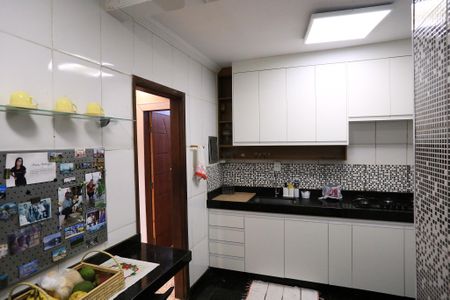 Apartamento à venda com 130m², 3 quartos e 2 vagas Apartamento à venda com 130m², 3 quartos e 2 vagasCozinha