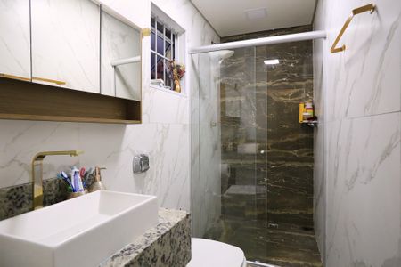 Apartamento à venda com 130m², 3 quartos e 2 vagas Apartamento à venda com 130m², 3 quartos e 2 vagasBanheiro da Suíte