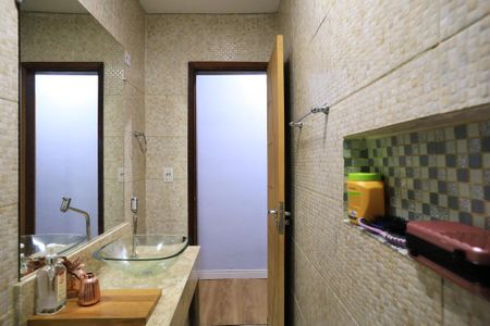 Apartamento à venda com 130m², 3 quartos e 2 vagas Apartamento à venda com 130m², 3 quartos e 2 vagasBanheiro