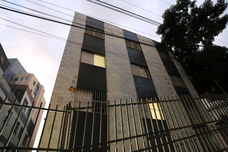 Apartamento à venda com 130m², 3 quartos e 2 vagas Apartamento à venda com 130m², 3 quartos e 2 vagasFachada