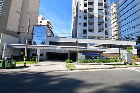 Studio à venda com 57m², 1 quarto e 1 vagaFachada e portaria