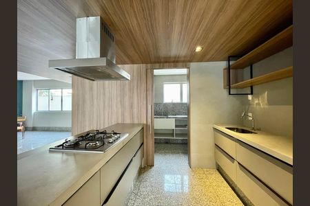 Apartamento à venda com 133m², 4 quartos e 2 vagas