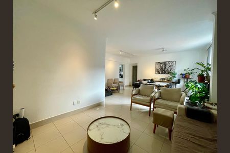 Apartamento à venda com 4 quartos, 133m² em Lourdes, Belo Horizonte