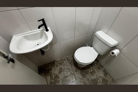 Casa para alugar com 152m², 2 quartos e 2 vagas Casa para alugar com 152m², 2 quartos e 2 vagasBanheiro