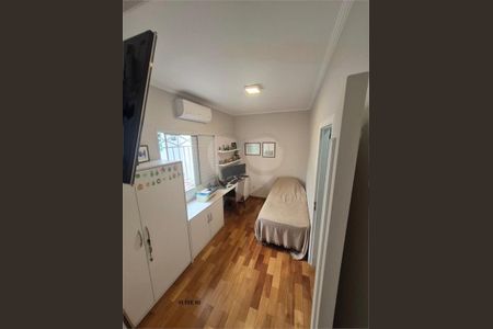 Casa à venda com 274m², 3 quartos e 4 vagas