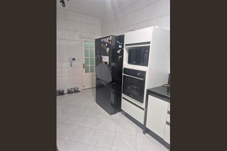 Casa à venda com 274m², 3 quartos e 4 vagas