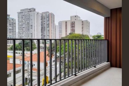 Studio à venda com 33m², 1 quarto e sem vaga Studio à venda com 33m², 1 quarto e sem vagaVaranda
