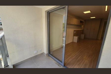 Studio para alugar com 33m², 1 quarto e sem vaga Studio para alugar com 33m², 1 quarto e sem vagaVaranda