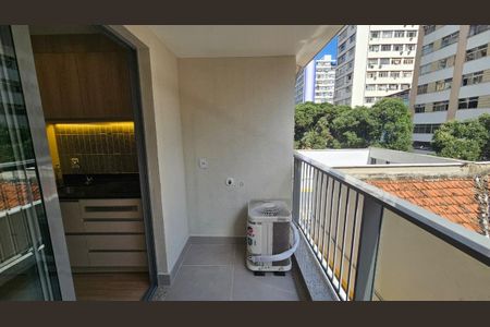Studio para alugar com 33m², 1 quarto e sem vaga Studio para alugar com 33m², 1 quarto e sem vagaVaranda