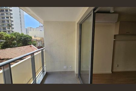 Studio para alugar com 33m², 1 quarto e sem vaga Studio para alugar com 33m², 1 quarto e sem vagaVaranda