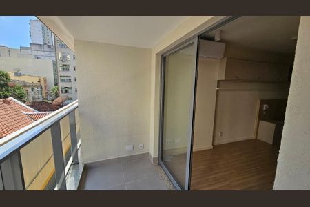 Studio para alugar com 33m², 1 quarto e sem vaga Studio para alugar com 33m², 1 quarto e sem vagaVaranda