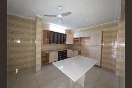 Casa à venda com 3 quartos, 160m² em Moinho Velho, São Paulo